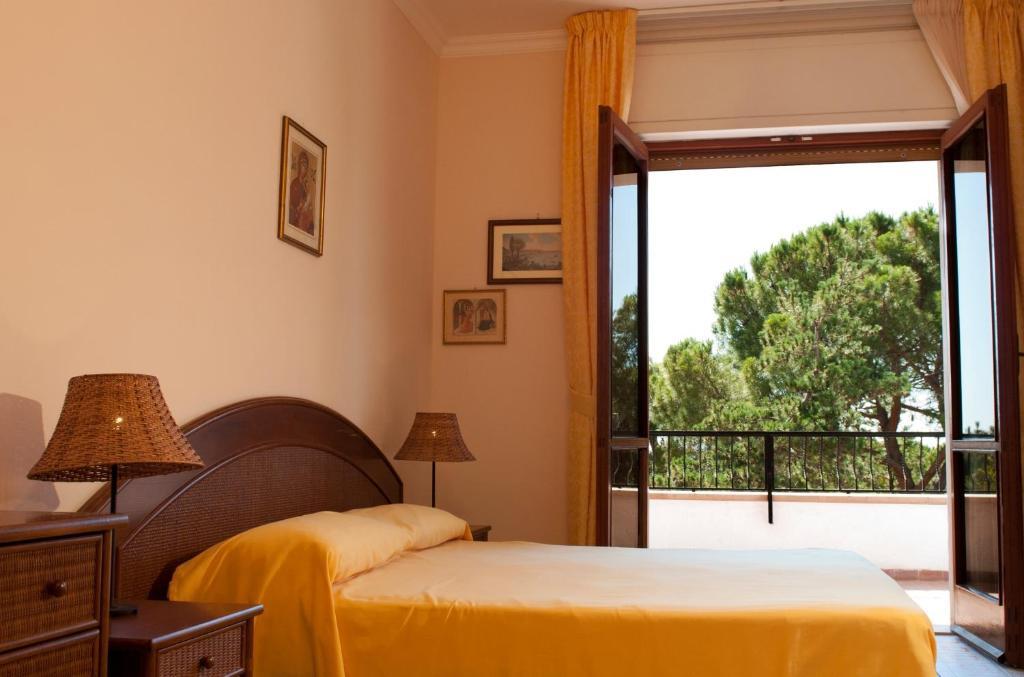 Hotel Paradiso Santa Maria di Castellabate Room photo